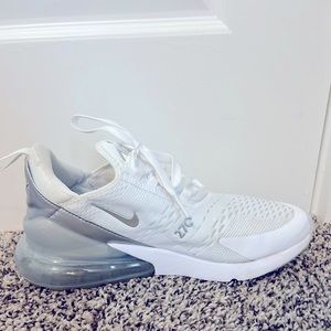 WOMENS NIKE AIR MAX 270- Size 9.5